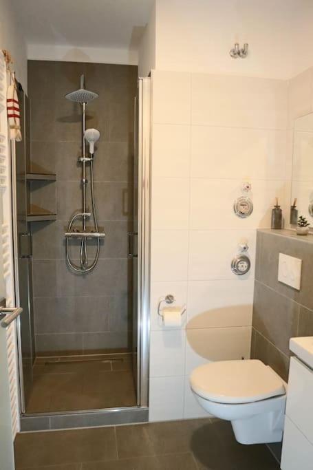 Emily'S Deichbude In Einer Historischen Villa In Dornumersiel Exterior photo
